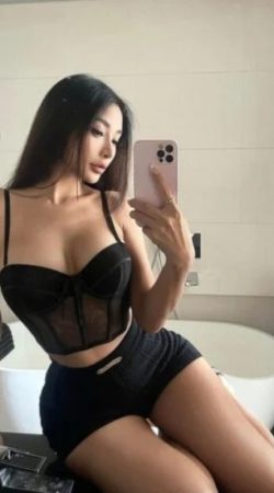 Discover the Allure of Lilith Étoile Tonight