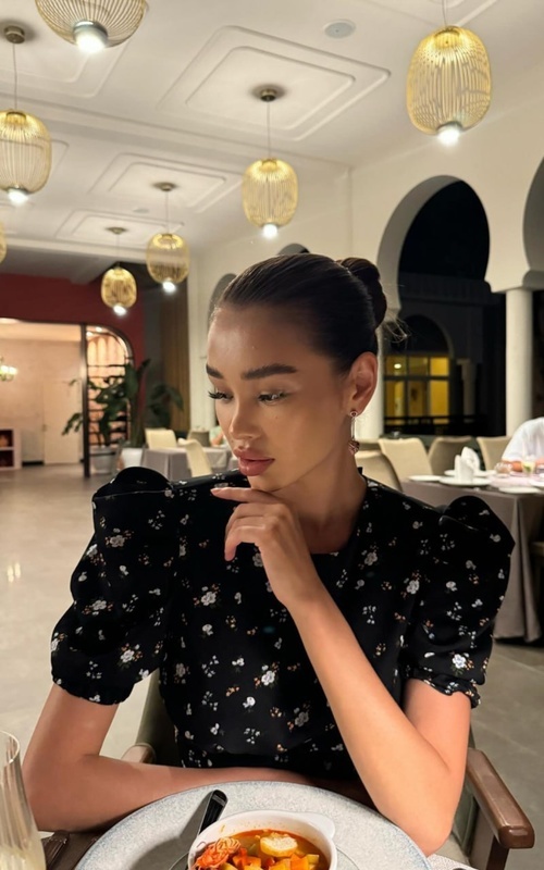 Discover Unforgettable Moments with Mia Dubois Tonight 2 Mis Fotos