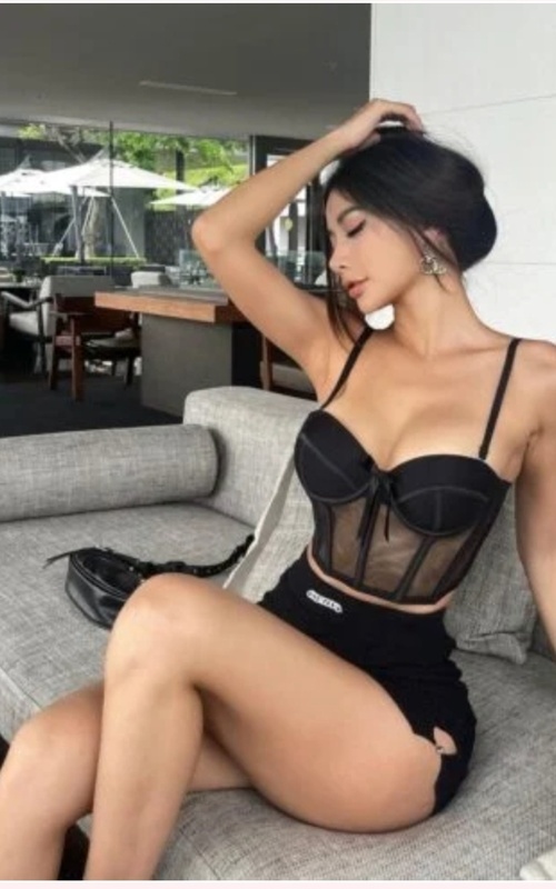 Discover the Allure of Lilith Étoile Tonight 2 Mis Fotos