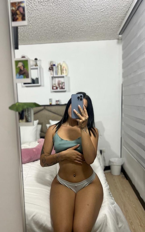 Discover Unforgettable Moments with Selene Franchetti by Your Side 2 Mis Fotos