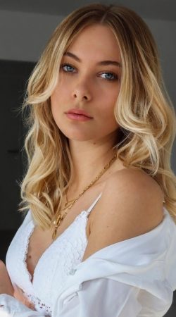 Discover the Allure of Adrielle Kravitz Your Perfect Escape