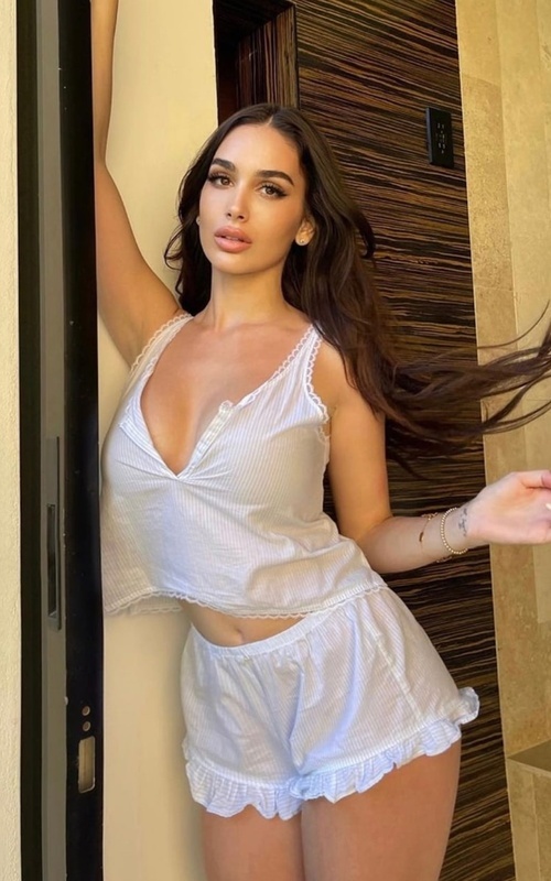 Discover Unforgettable Moments with Katja Müller Tonight 1 Mis Fotos