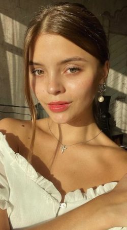 Experience Unforgettable Moments with Julieta Barros Today