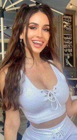 Discover Unforgettable Moments with Katja Müller Tonight